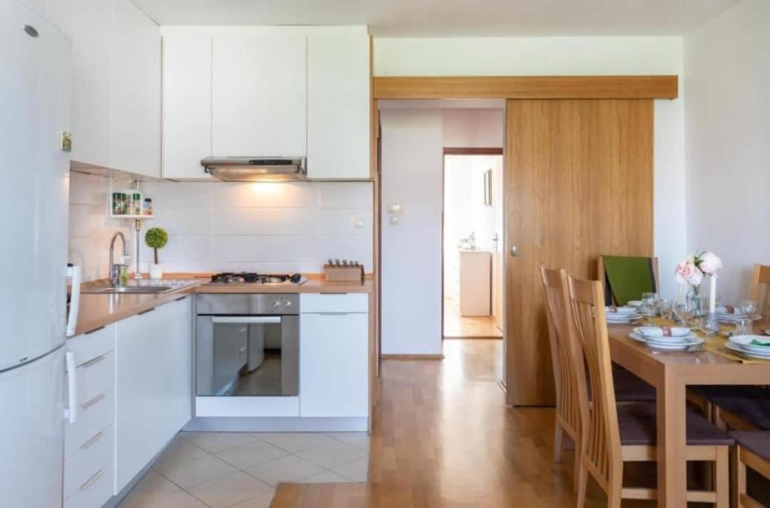 Tesla Apartment Urban Stay 자그레브 외부 사진
