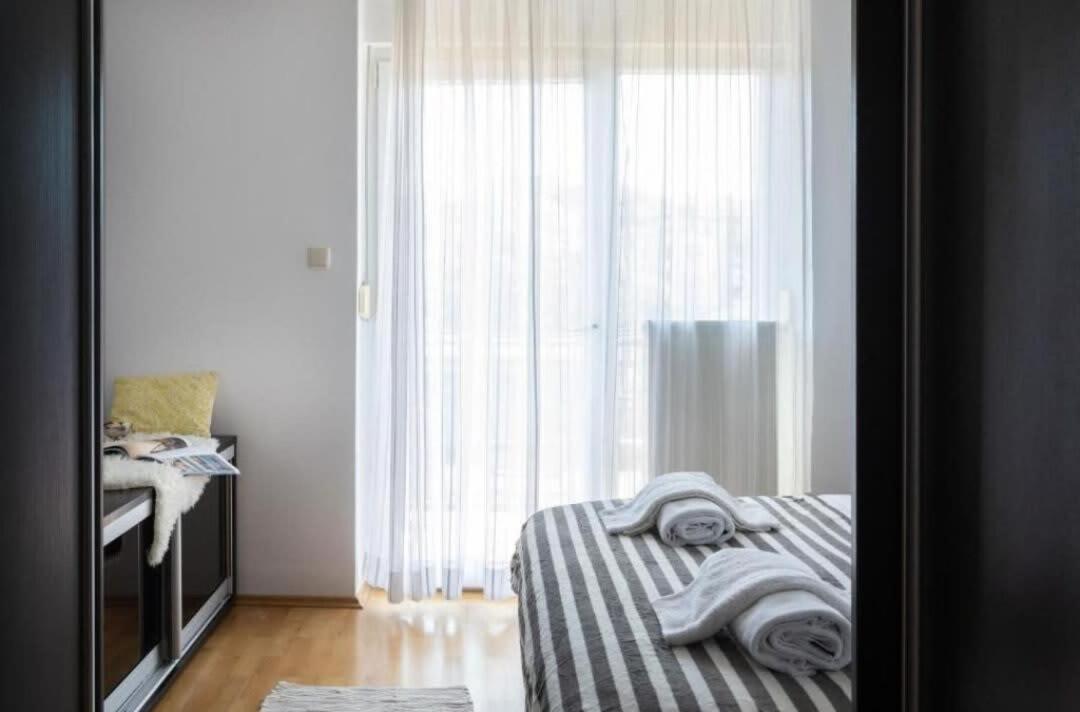 Tesla Apartment Urban Stay 자그레브 외부 사진